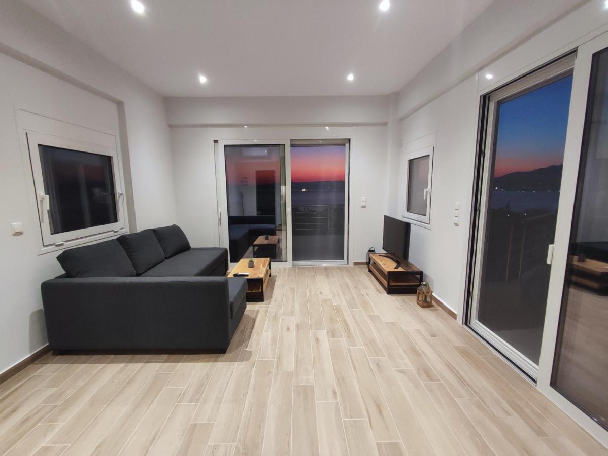 Evilenia Luxury Apartments Каламата Екстериор снимка