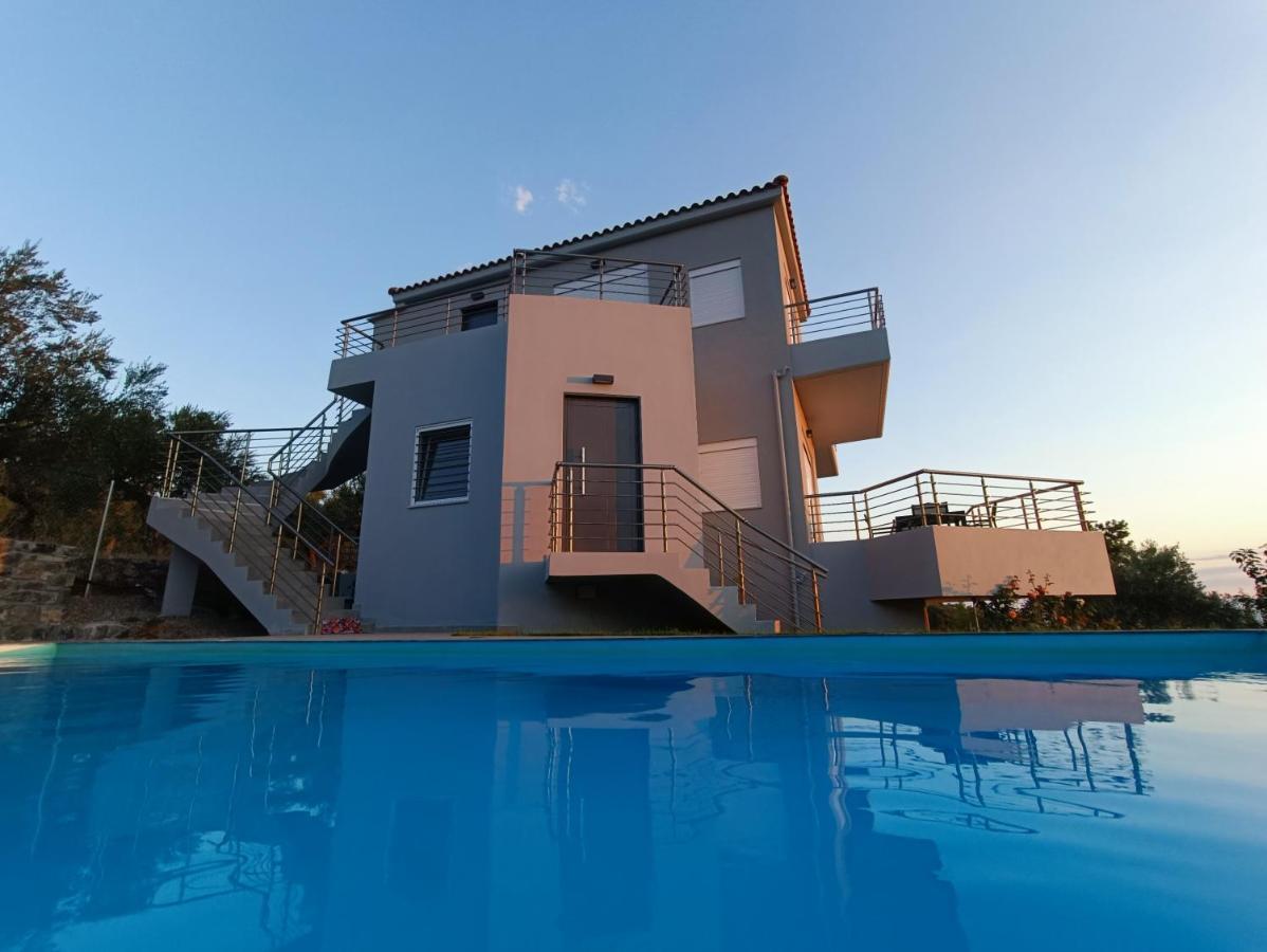 Evilenia Luxury Apartments Каламата Екстериор снимка