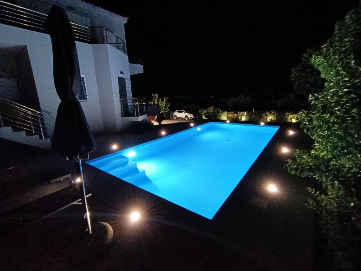 Evilenia Luxury Apartments Каламата Екстериор снимка