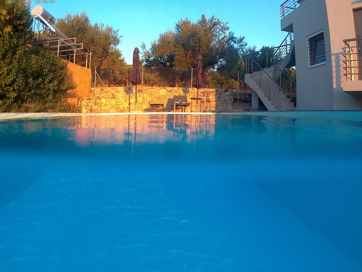 Evilenia Luxury Apartments Каламата Екстериор снимка