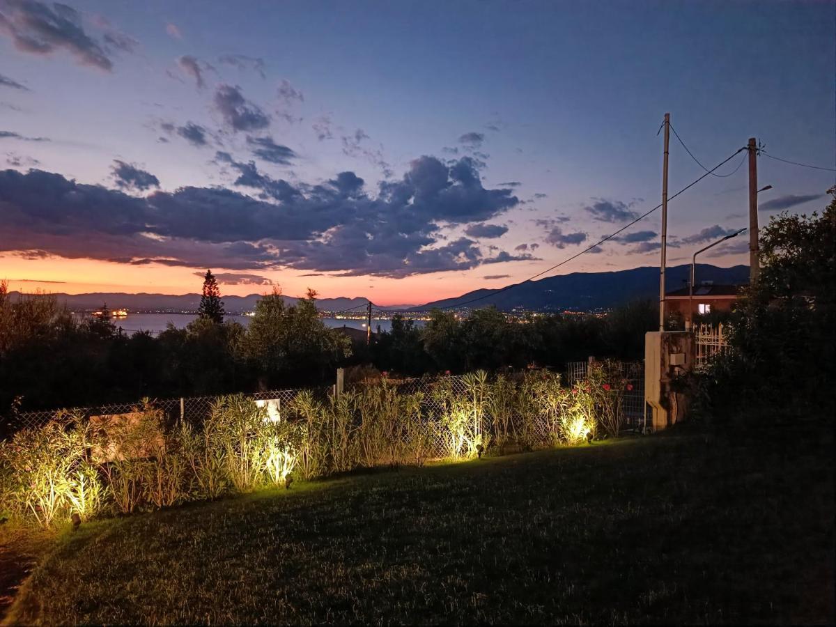 Evilenia Luxury Apartments Каламата Екстериор снимка